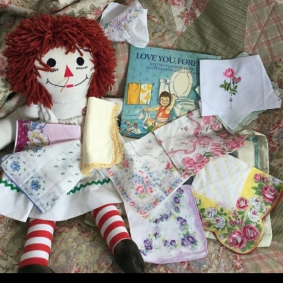 ⚜️  MAGIC ATTIC ALISON DOLL w 🗝 & BOOK 📚 1996 - Picture 13 of 16